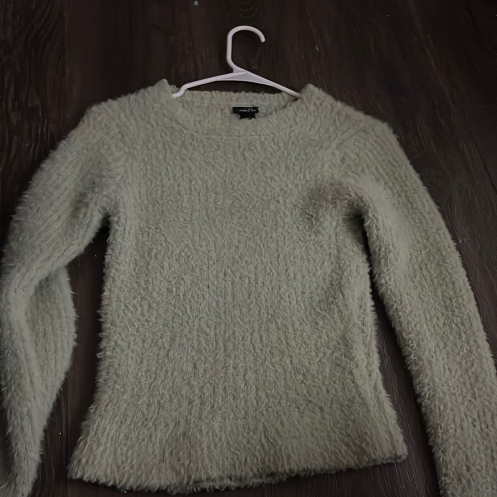 rue 21 sweater xs nothing wrong with it